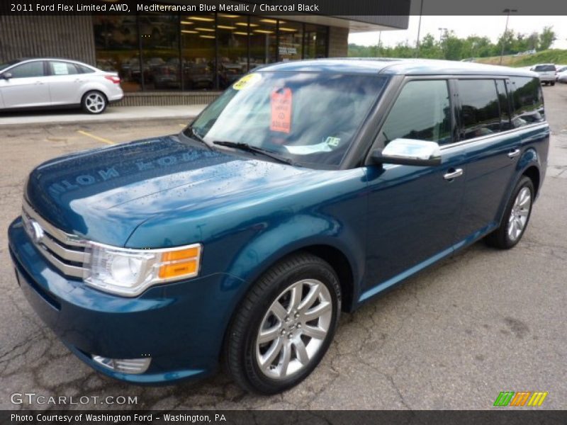 Front 3/4 View of 2011 Flex Limited AWD