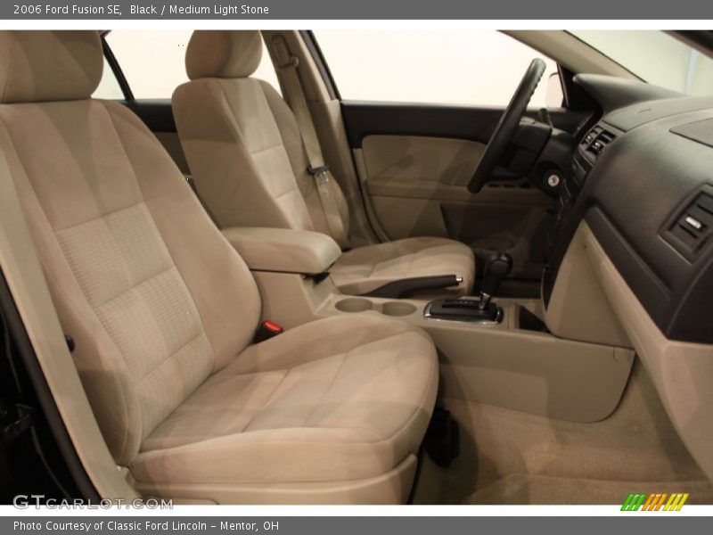 Black / Medium Light Stone 2006 Ford Fusion SE