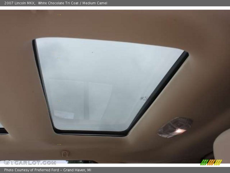 White Chocolate Tri Coat / Medium Camel 2007 Lincoln MKX