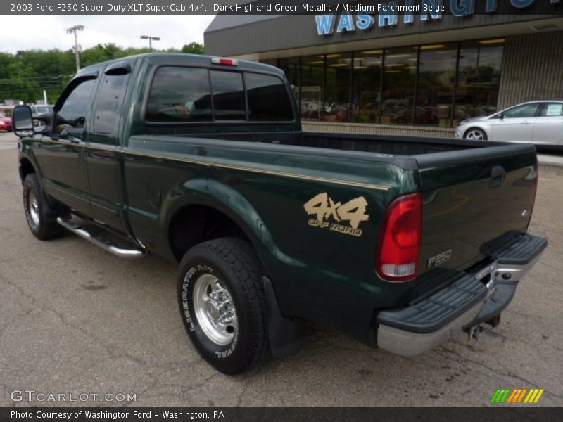 Dark Highland Green Metallic / Medium Parchment Beige 2003 Ford F250 Super Duty XLT SuperCab 4x4
