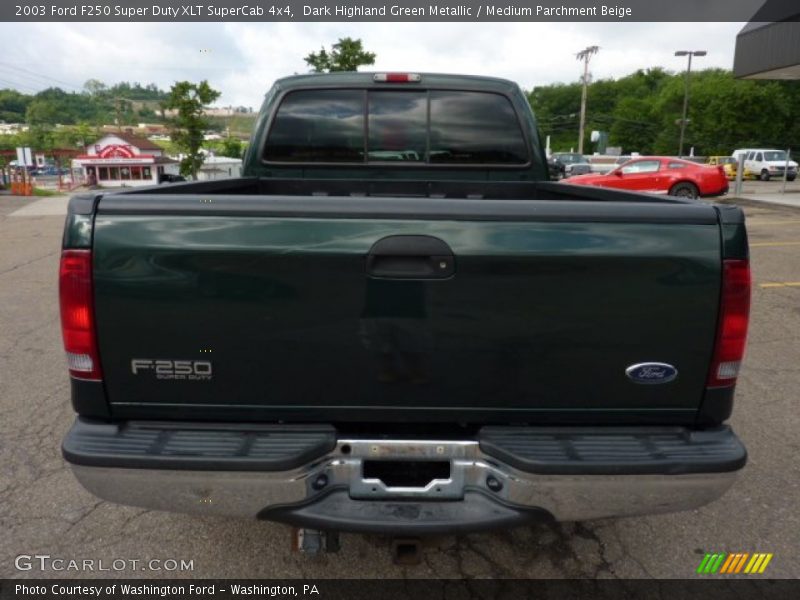 Dark Highland Green Metallic / Medium Parchment Beige 2003 Ford F250 Super Duty XLT SuperCab 4x4