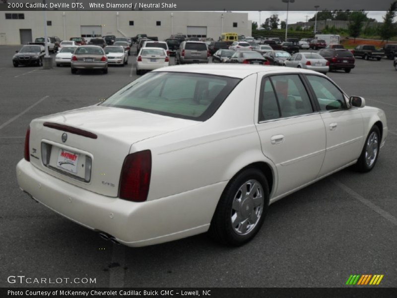 White Diamond / Neutral Shale 2000 Cadillac DeVille DTS