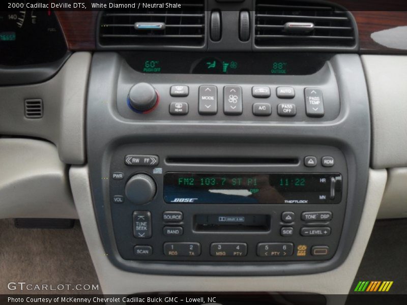 Controls of 2000 DeVille DTS