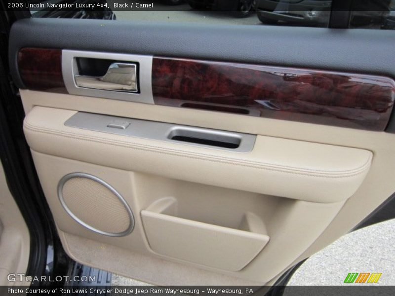Black / Camel 2006 Lincoln Navigator Luxury 4x4