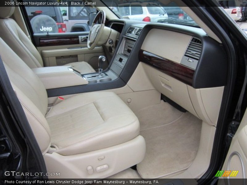 Black / Camel 2006 Lincoln Navigator Luxury 4x4