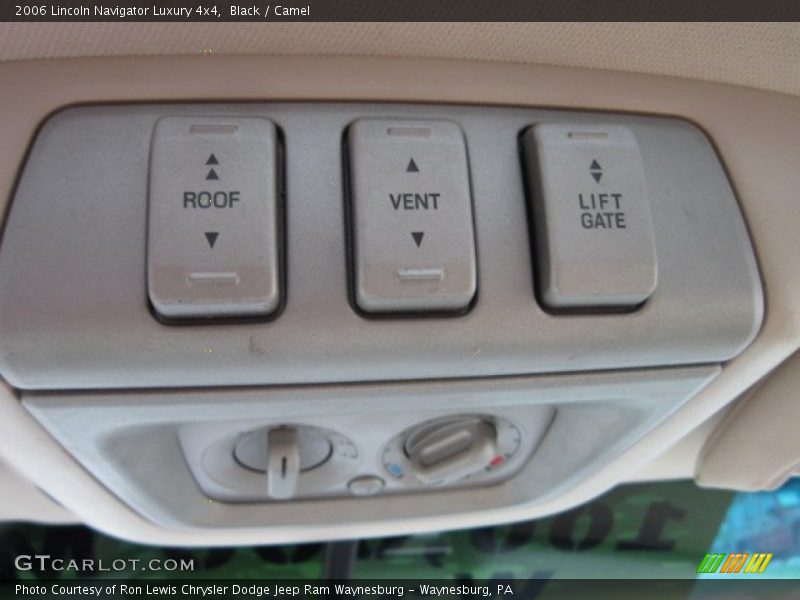 Black / Camel 2006 Lincoln Navigator Luxury 4x4