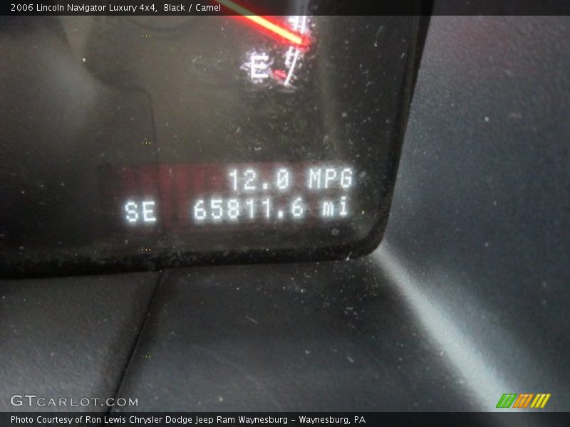 Black / Camel 2006 Lincoln Navigator Luxury 4x4