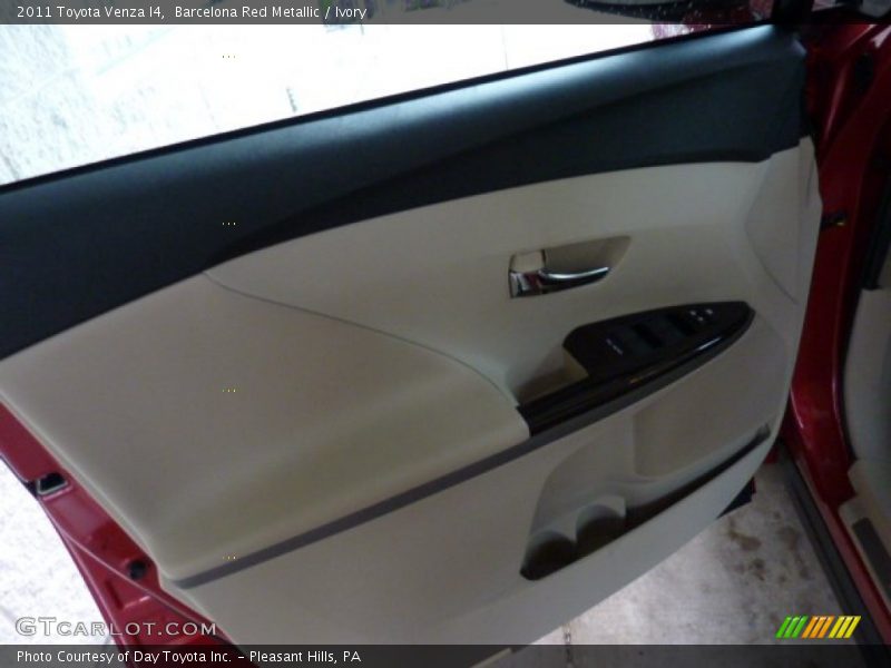 Barcelona Red Metallic / Ivory 2011 Toyota Venza I4