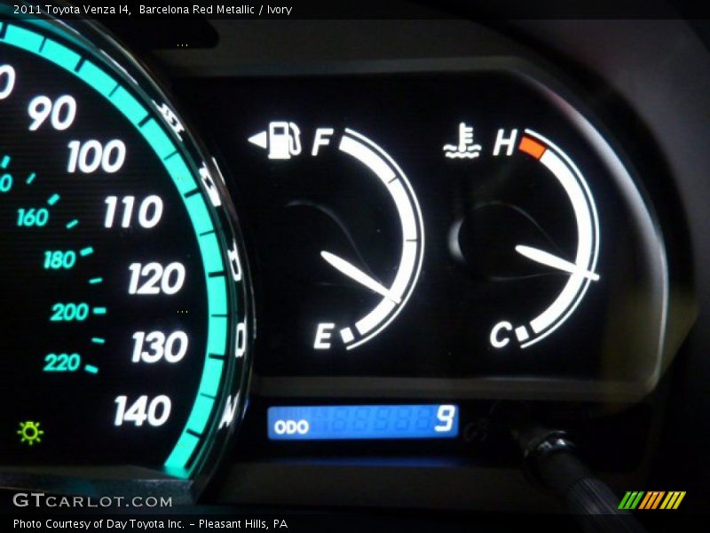 Barcelona Red Metallic / Ivory 2011 Toyota Venza I4