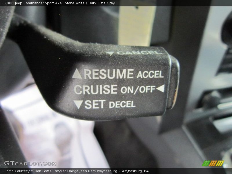 Stone White / Dark Slate Gray 2008 Jeep Commander Sport 4x4