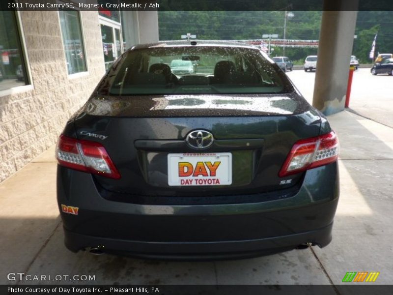 Magnetic Gray Metallic / Ash 2011 Toyota Camry SE