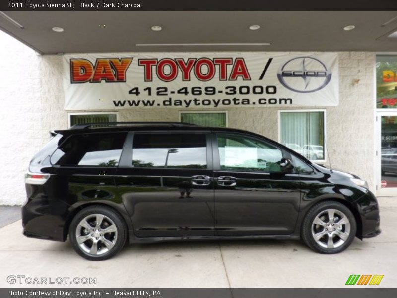 Black / Dark Charcoal 2011 Toyota Sienna SE