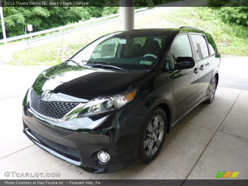 Black / Dark Charcoal 2011 Toyota Sienna SE