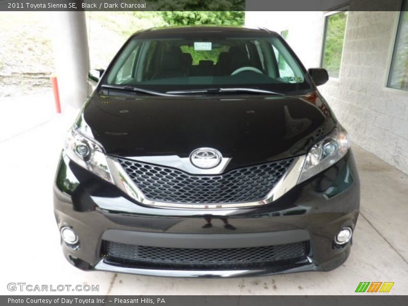 Black / Dark Charcoal 2011 Toyota Sienna SE