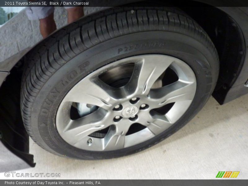 Black / Dark Charcoal 2011 Toyota Sienna SE