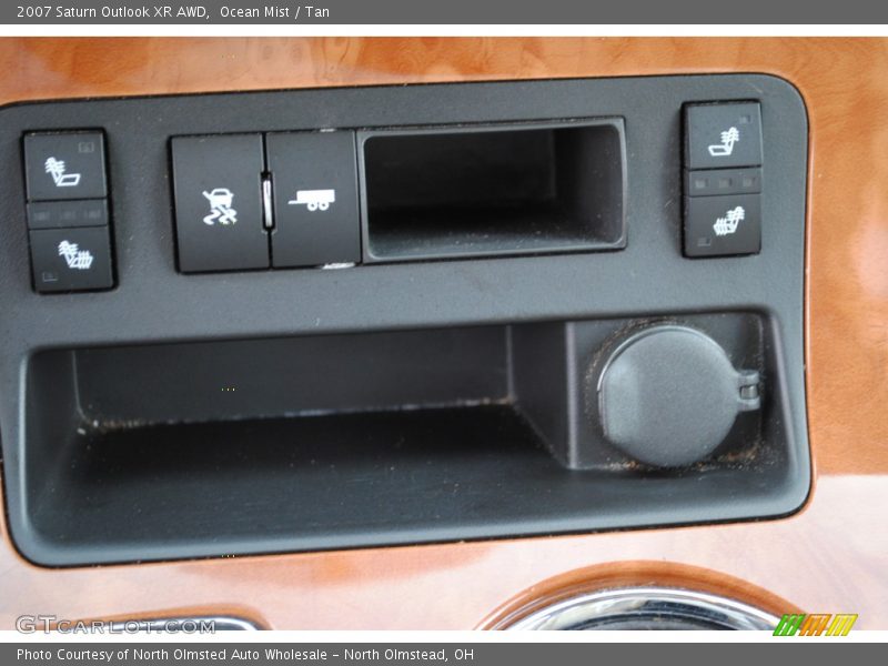 Controls of 2007 Outlook XR AWD