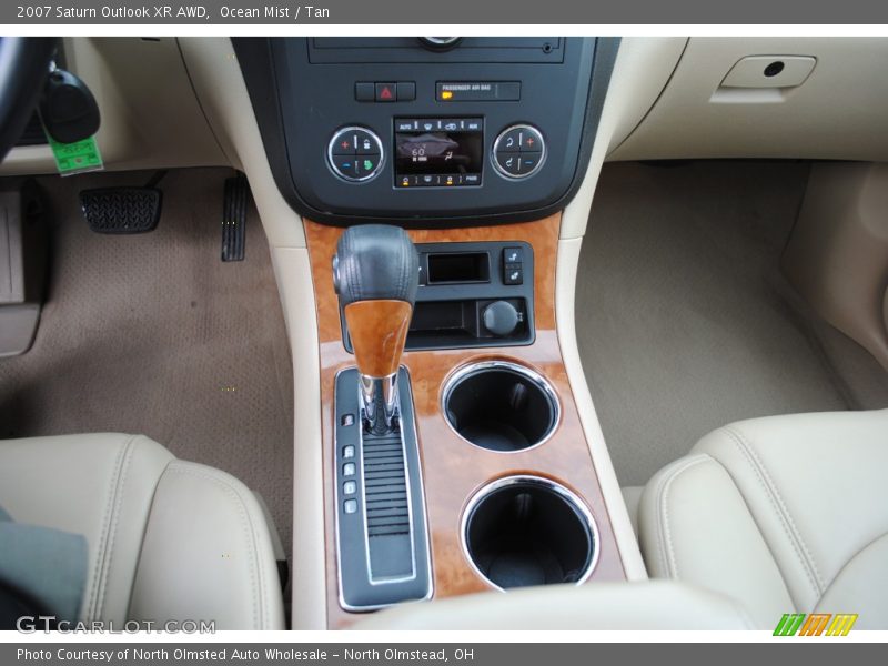  2007 Outlook XR AWD 6 Speed Automatic Shifter