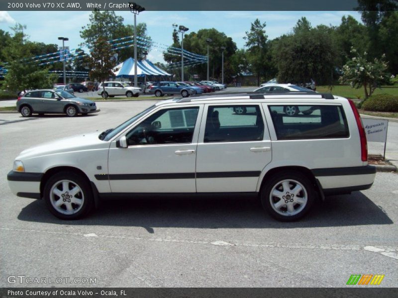White / Graphite 2000 Volvo V70 XC AWD