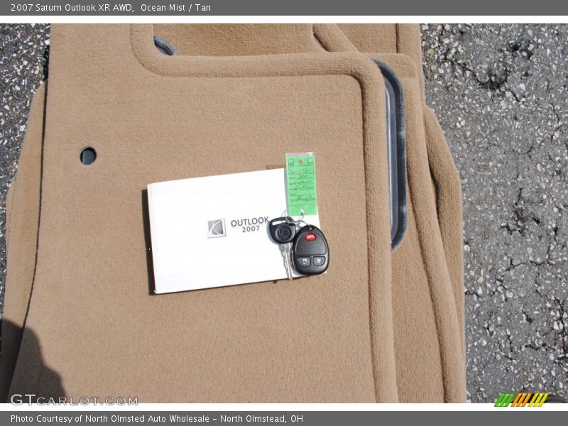 Ocean Mist / Tan 2007 Saturn Outlook XR AWD