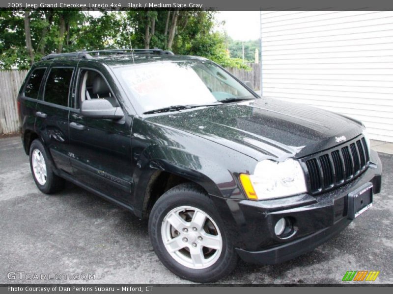 Black / Medium Slate Gray 2005 Jeep Grand Cherokee Laredo 4x4