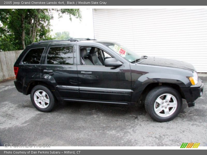 Black / Medium Slate Gray 2005 Jeep Grand Cherokee Laredo 4x4