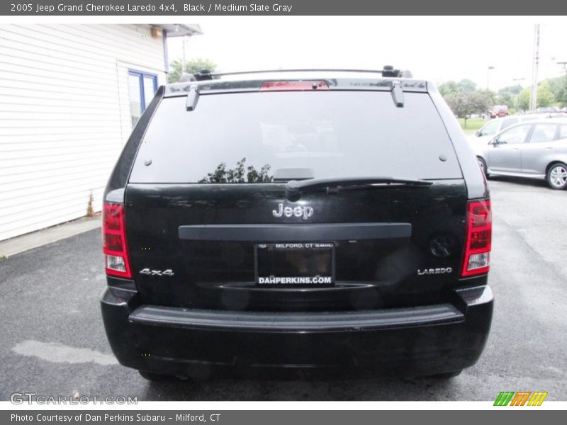 Black / Medium Slate Gray 2005 Jeep Grand Cherokee Laredo 4x4