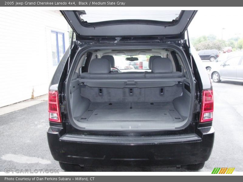 Black / Medium Slate Gray 2005 Jeep Grand Cherokee Laredo 4x4