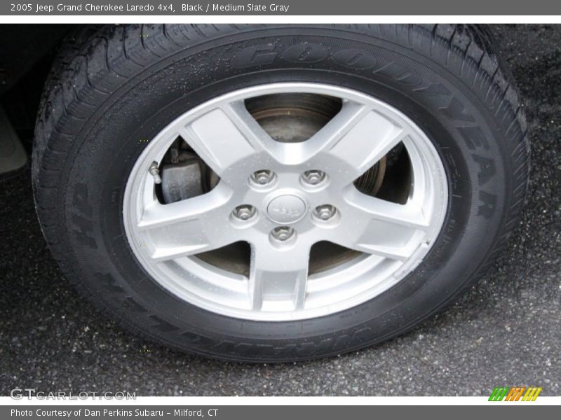 Black / Medium Slate Gray 2005 Jeep Grand Cherokee Laredo 4x4