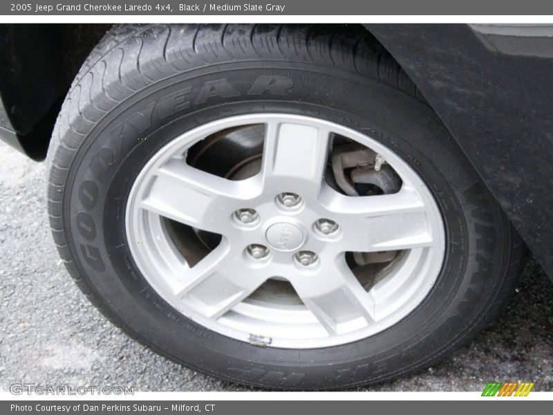 Black / Medium Slate Gray 2005 Jeep Grand Cherokee Laredo 4x4