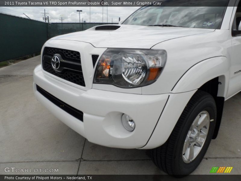 Super White / Graphite Gray 2011 Toyota Tacoma V6 TRD Sport PreRunner Double Cab