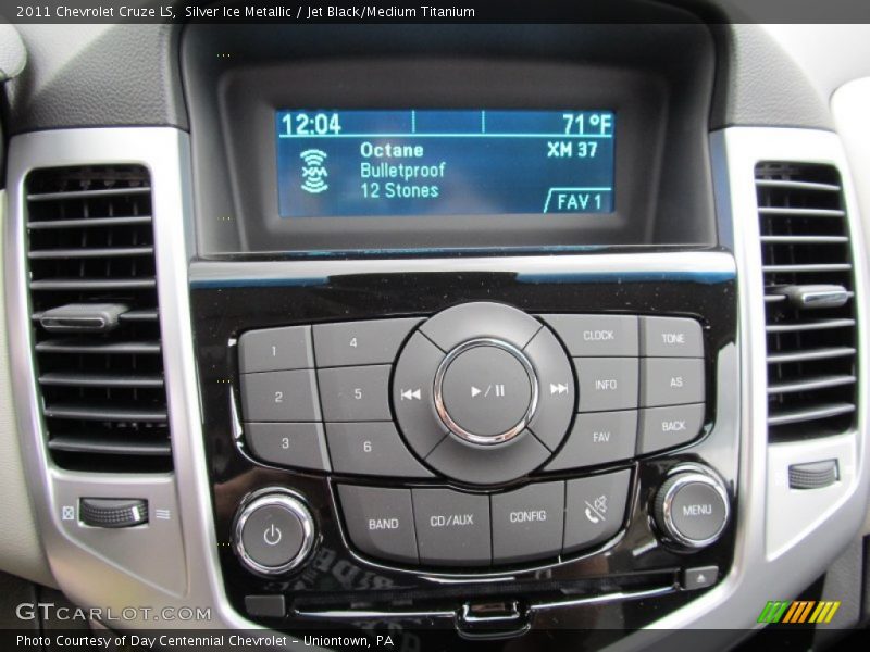 Silver Ice Metallic / Jet Black/Medium Titanium 2011 Chevrolet Cruze LS