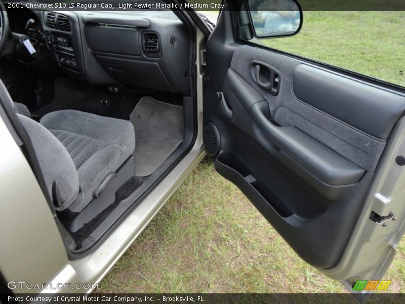 Light Pewter Metallic / Medium Gray 2001 Chevrolet S10 LS Regular Cab