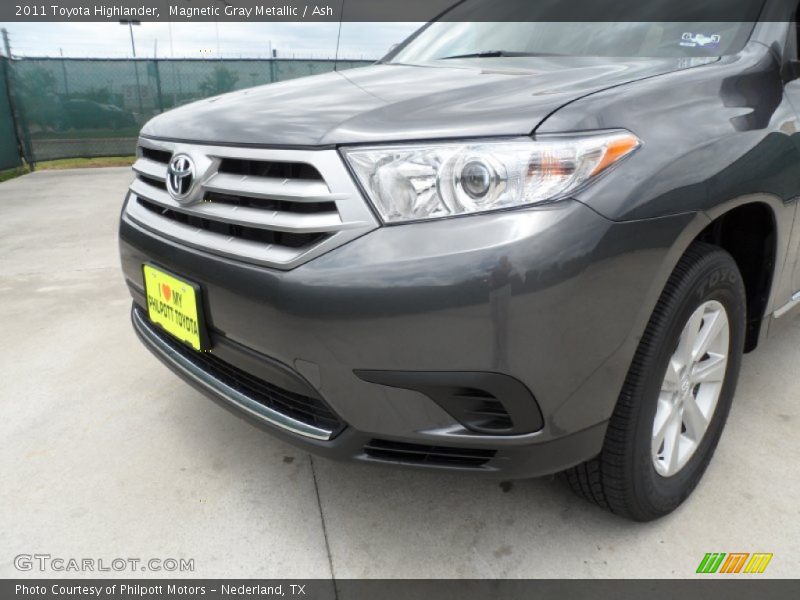 Magnetic Gray Metallic / Ash 2011 Toyota Highlander