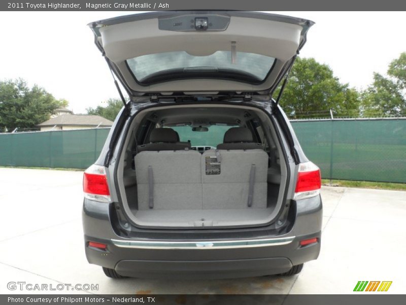 Magnetic Gray Metallic / Ash 2011 Toyota Highlander