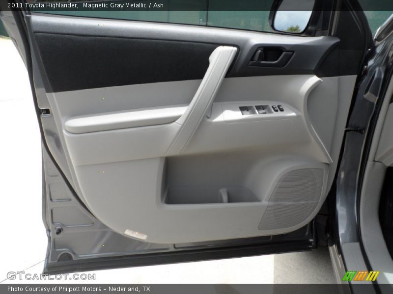 Magnetic Gray Metallic / Ash 2011 Toyota Highlander