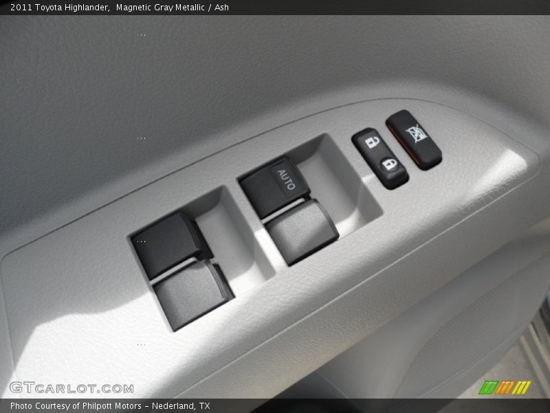 Magnetic Gray Metallic / Ash 2011 Toyota Highlander