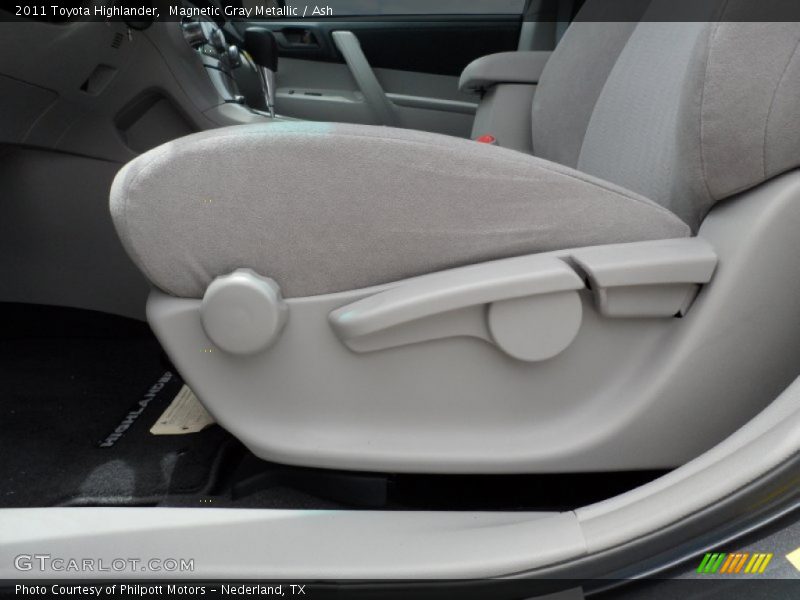 Magnetic Gray Metallic / Ash 2011 Toyota Highlander