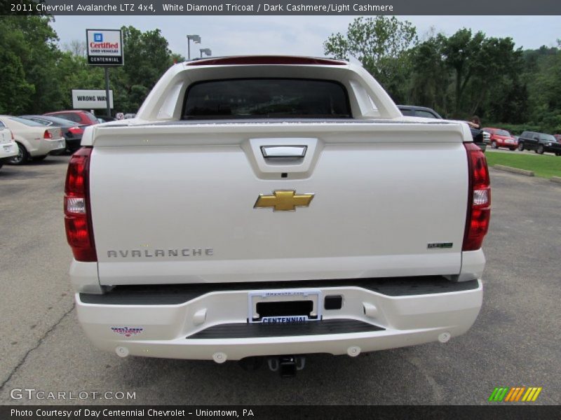 White Diamond Tricoat / Dark Cashmere/Light Cashmere 2011 Chevrolet Avalanche LTZ 4x4