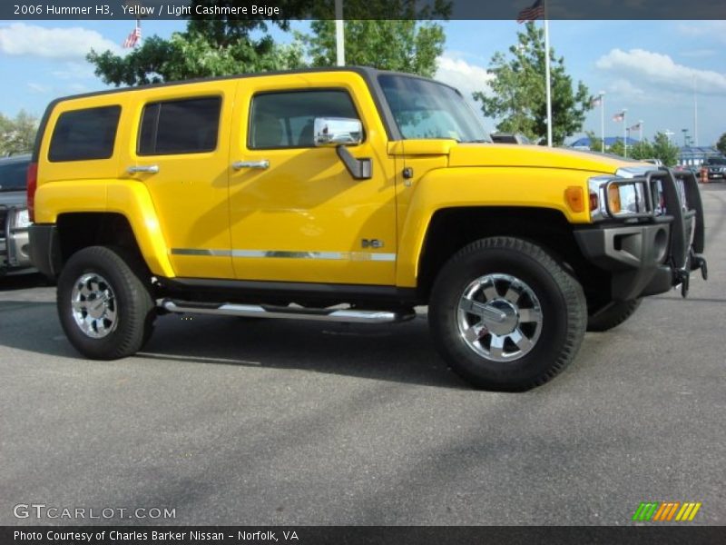 Yellow / Light Cashmere Beige 2006 Hummer H3
