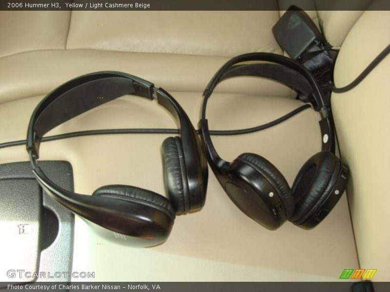 Yellow / Light Cashmere Beige 2006 Hummer H3