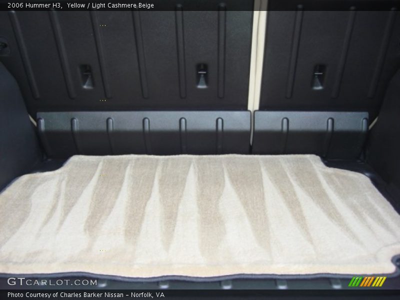 Yellow / Light Cashmere Beige 2006 Hummer H3