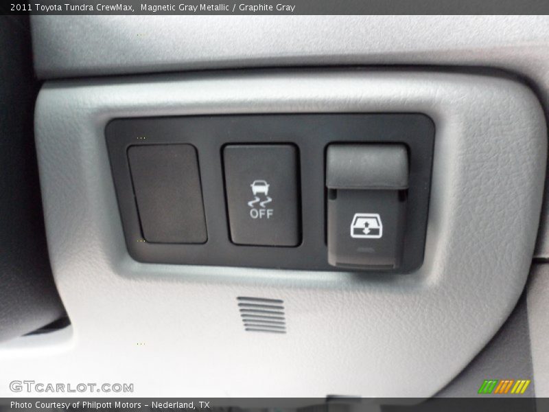 Magnetic Gray Metallic / Graphite Gray 2011 Toyota Tundra CrewMax