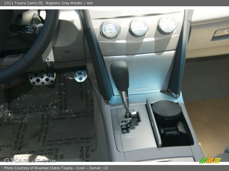 Magnetic Gray Metallic / Ash 2011 Toyota Camry SE