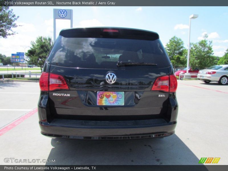 Nocturne Black Metallic / Aero Gray 2010 Volkswagen Routan SEL