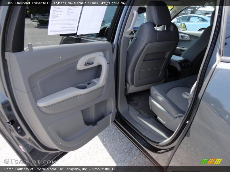 Cyber Gray Metallic / Dark Gray/Light Gray 2009 Chevrolet Traverse LS