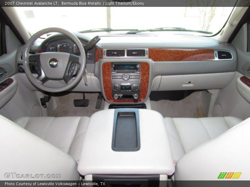 Dashboard of 2007 Avalanche LT