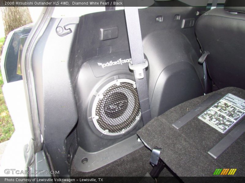 Diamond White Pearl / Black 2008 Mitsubishi Outlander XLS 4WD