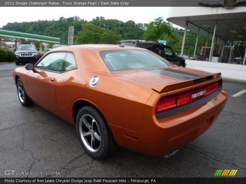 Toxic Orange Pearl / Dark Slate Gray 2011 Dodge Challenger Rallye