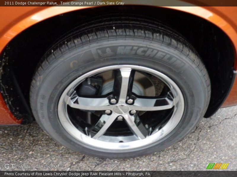 Toxic Orange Pearl / Dark Slate Gray 2011 Dodge Challenger Rallye
