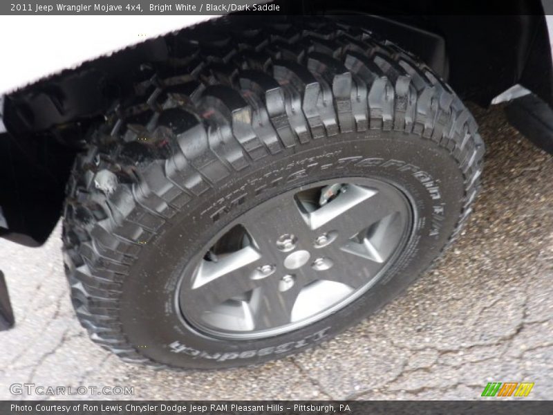 Bright White / Black/Dark Saddle 2011 Jeep Wrangler Mojave 4x4